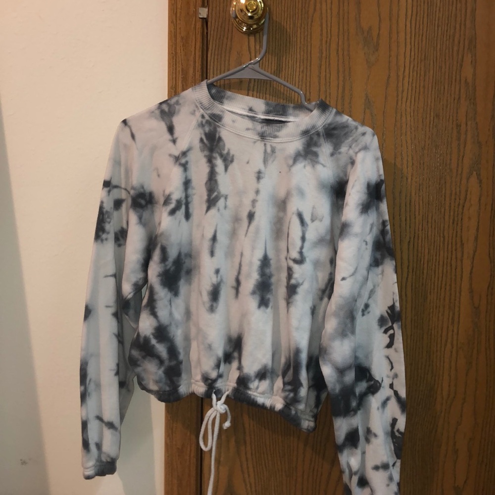 Cropped Crewneck